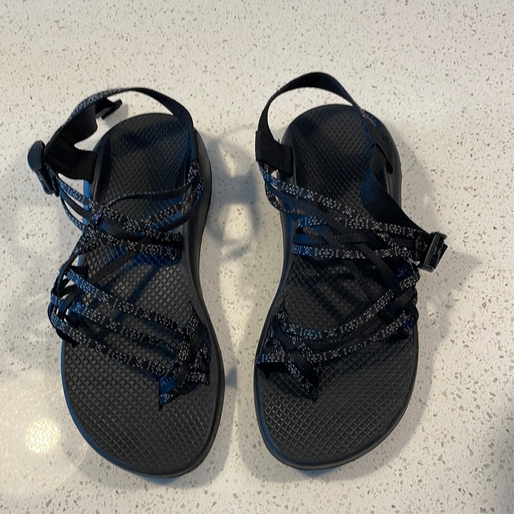 Chaco ZX/3 black sandals size 10